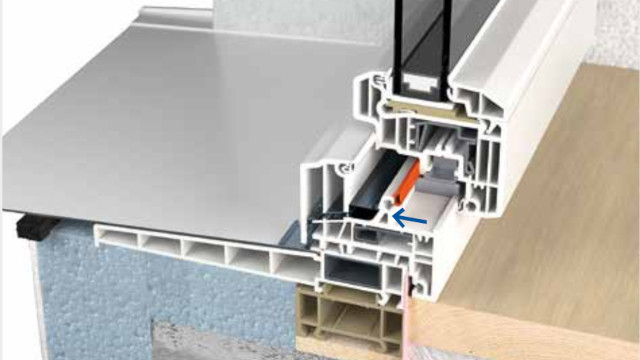 Guarnizione mediana delle finestre Finstral immagine di catalogo della sezione dell’interno di un serramento in PVC bianco, con il primo piano della guarnizione posta in posizione interna al riparo da agenti atmosferici e di usura